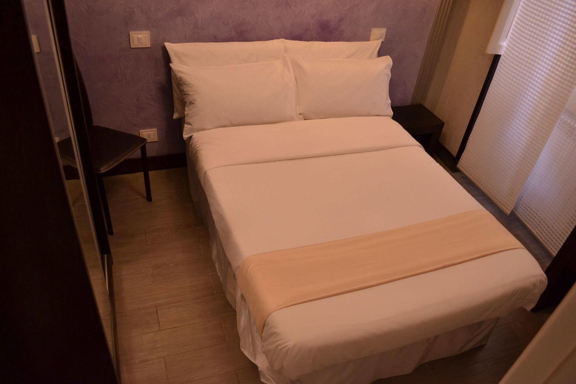 Tiburtina House Hotel Róma Kültér fotó